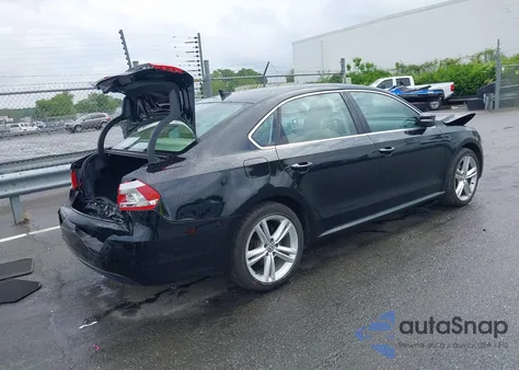 2014 Volkswagen Passat 1.8T Se z USA, uszkodzony, nr VIN 1VWBT7A31EC105912